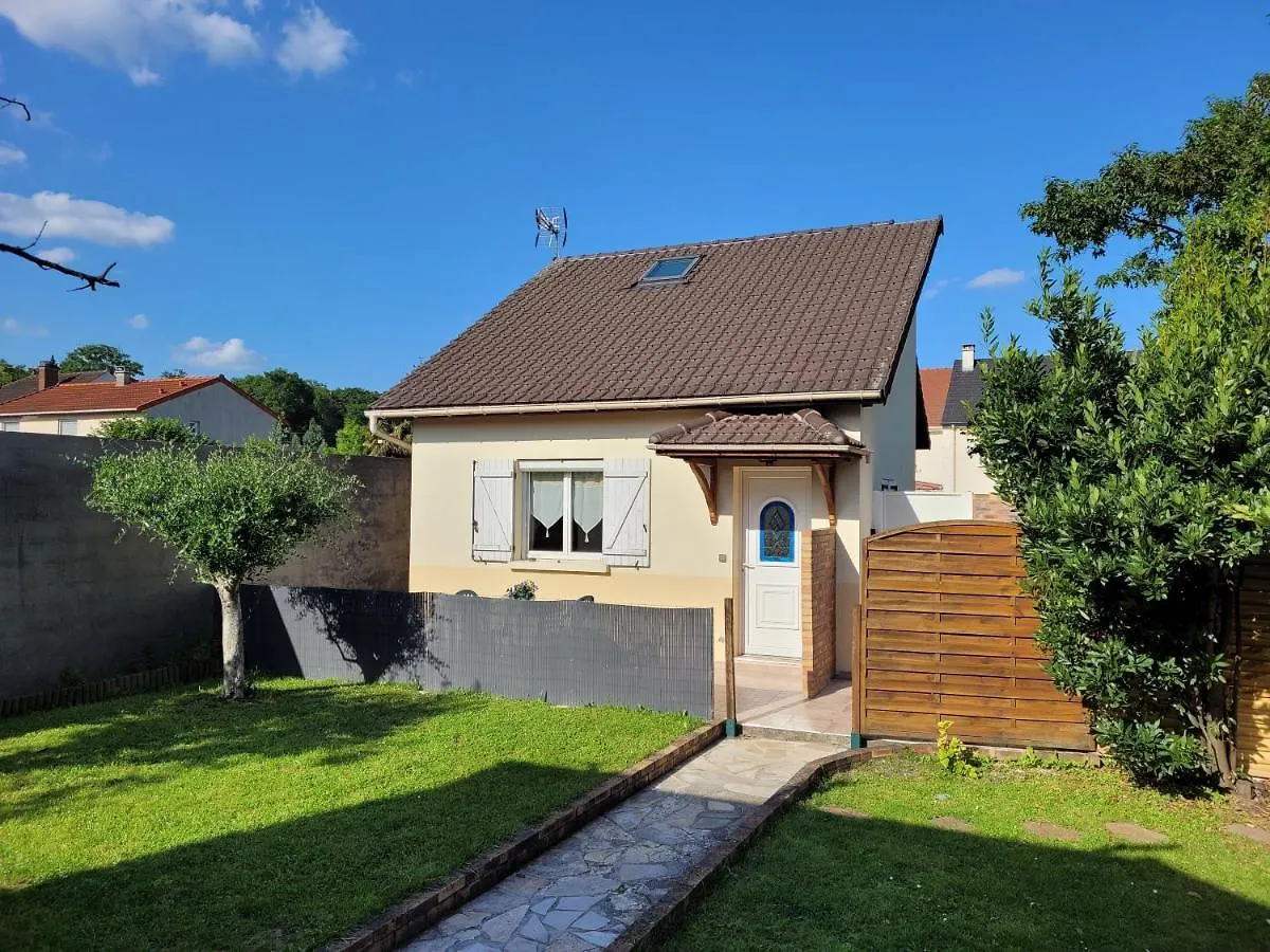 F2 Duplex Standing De 35 M2 A 3 Min Du Canal De L\'Ourcq contacts